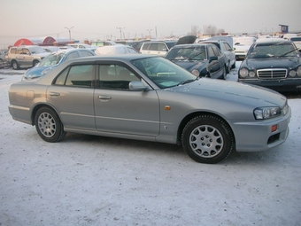 2000 Nissan Skyline