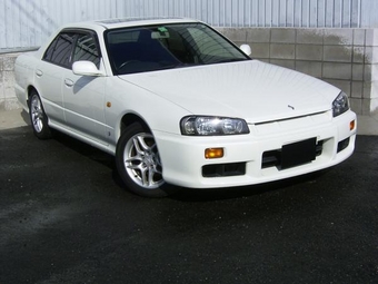 2000 Nissan Skyline