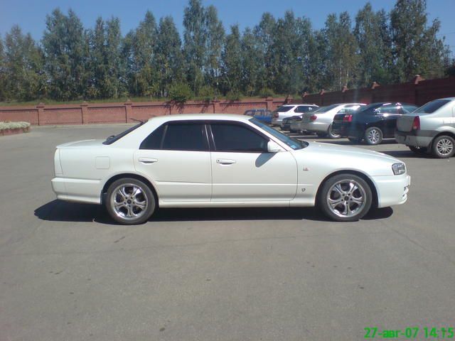 2000 Nissan Skyline