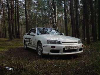 2000 Nissan Skyline