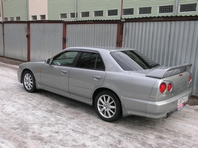 2000 Nissan Skyline