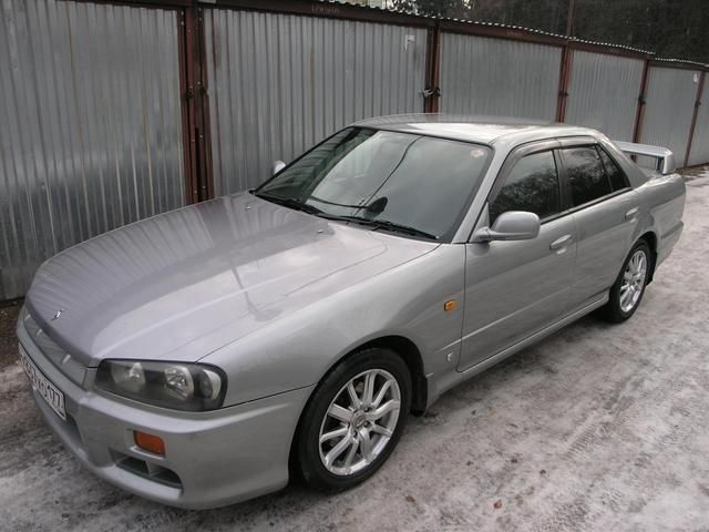 2000 Nissan Skyline