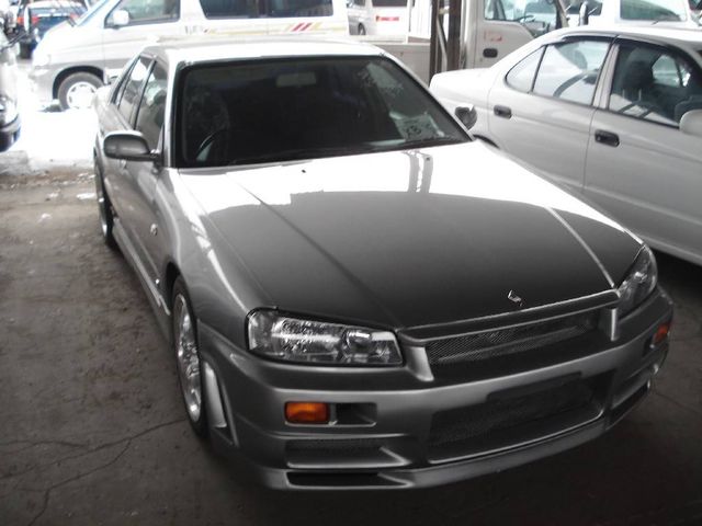 2000 Nissan Skyline