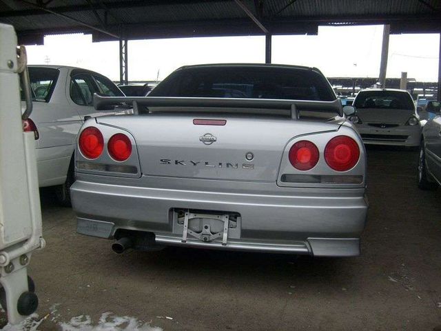 2000 Nissan Skyline
