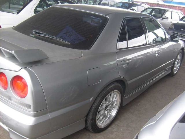 2000 Nissan Skyline