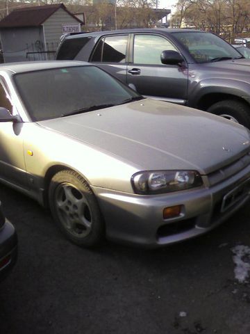 2000 Nissan Skyline