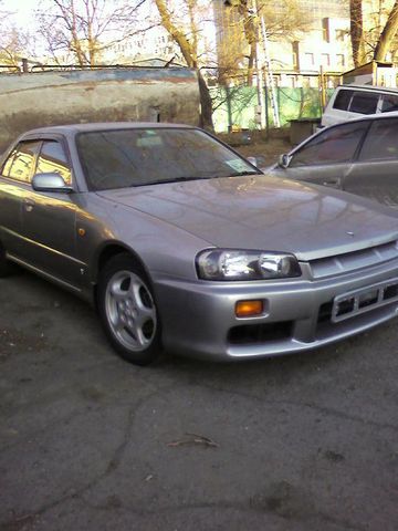 2000 Nissan Skyline