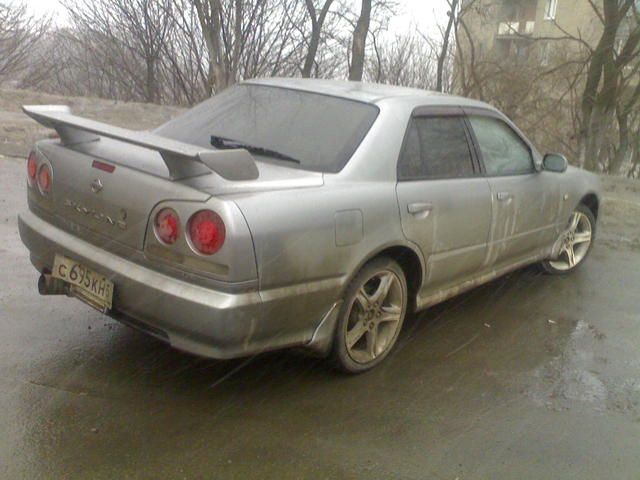 2000 Nissan Skyline