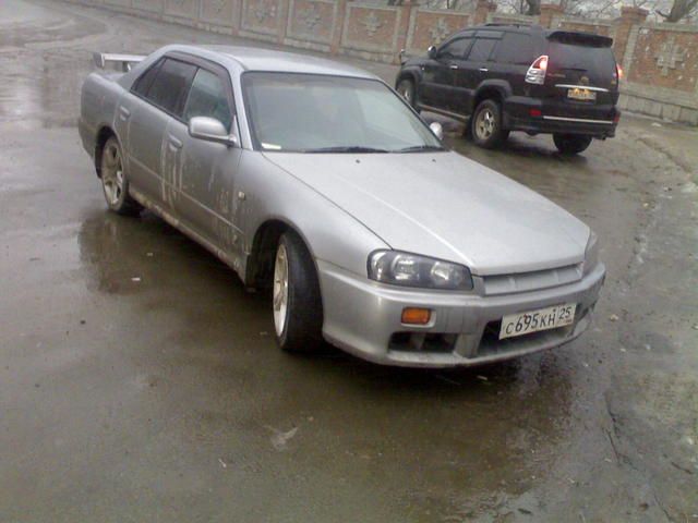 2000 Nissan Skyline