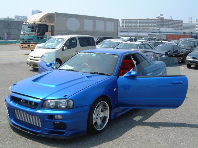 2000 Nissan Skyline Photos