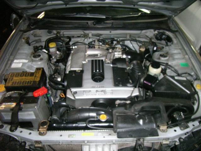 2000 Nissan Skyline Pictures