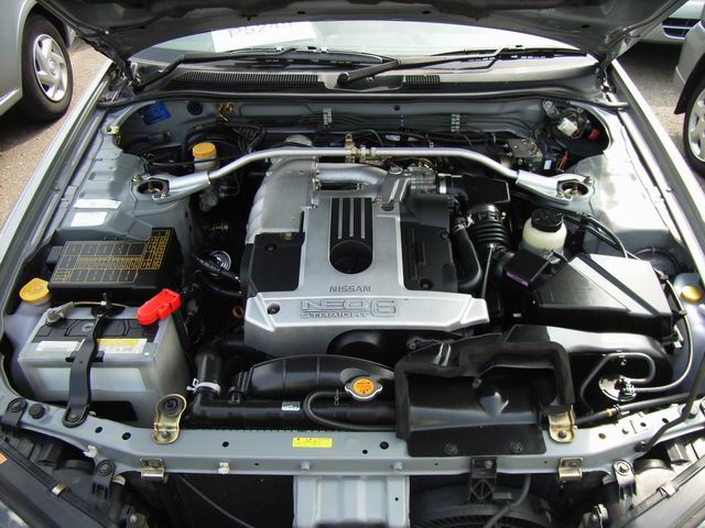 2000 Nissan Skyline Photos