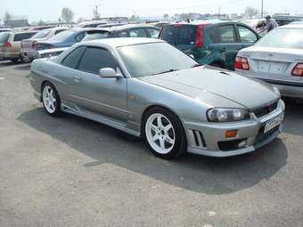 2000 Nissan Skyline Photos
