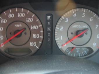 2000 Nissan Skyline Images