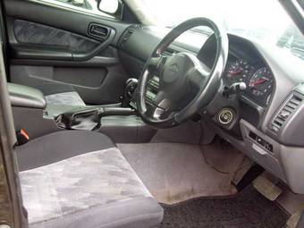 2000 Nissan Skyline Images