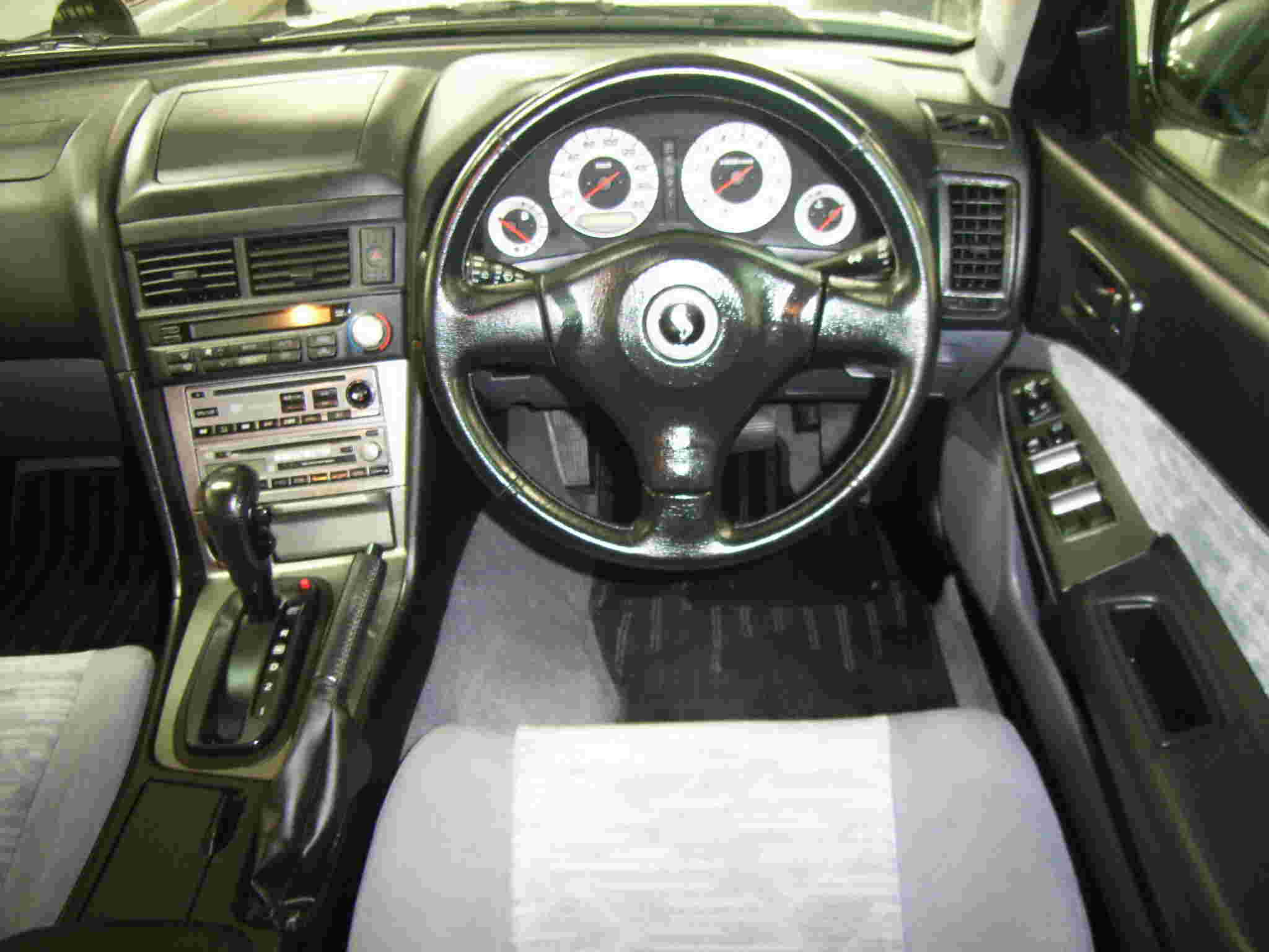 2001 Nissan Skyline Photos