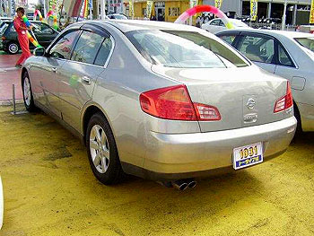 2001 Nissan Skyline Photos