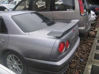 2001 Nissan Skyline Pictures