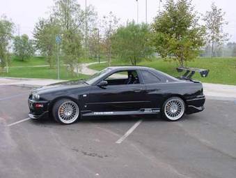 2001 Nissan Skyline Photos