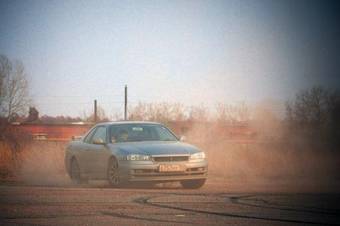 2001 Nissan Skyline Photos