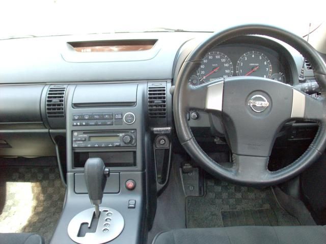 2002 Nissan Skyline