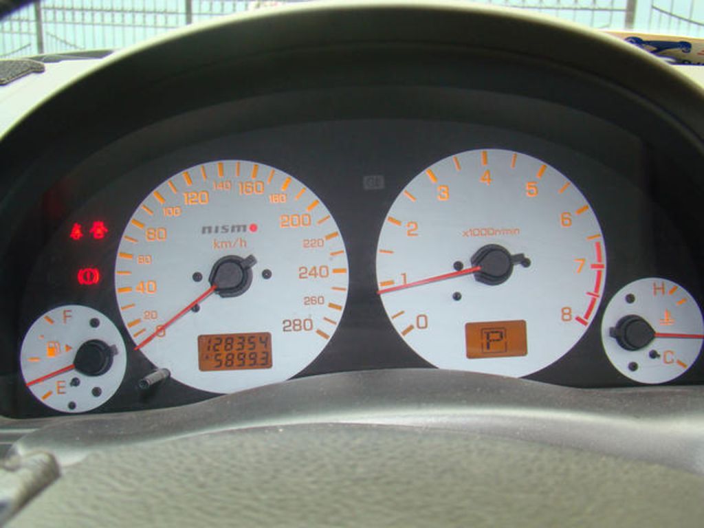 2002 Nissan Skyline