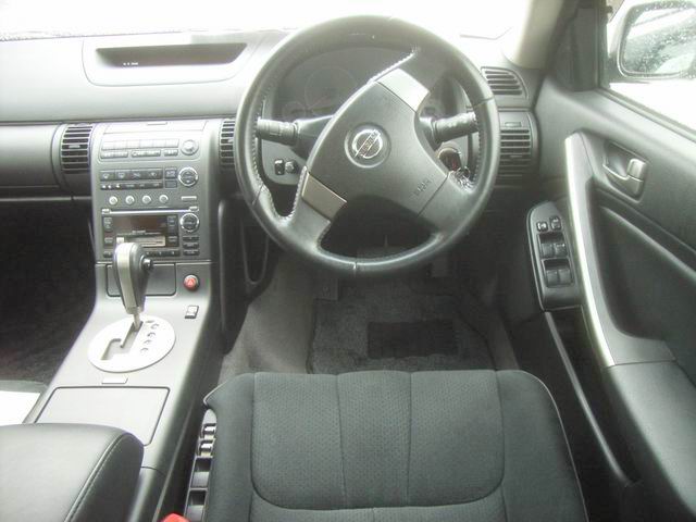 2003 Nissan Skyline Images