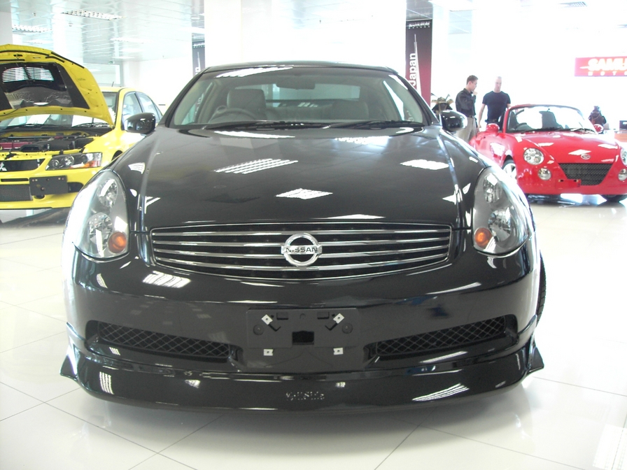 2004 Nissan Skyline Photos