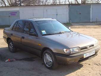 Nissan sunny 1993