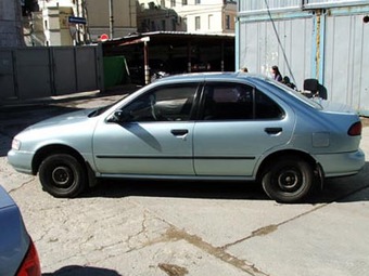 1994 Nissan Sunny Pictures