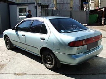 1994 Nissan Sunny Photos