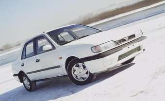 1994 Nissan Sunny Photos