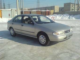 1995 Nissan Sunny Photos