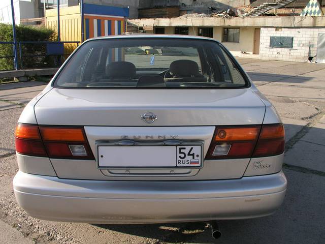 Spesifikasi Nissan Sunny 1996