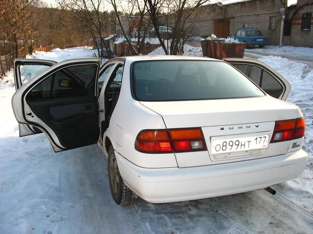 1996 Nissan Sunny