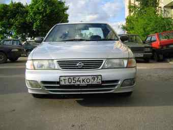 1997 Nissan Sunny Photos