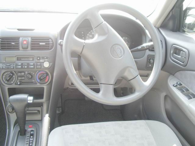 1998 Nissan Sunny Pictures
