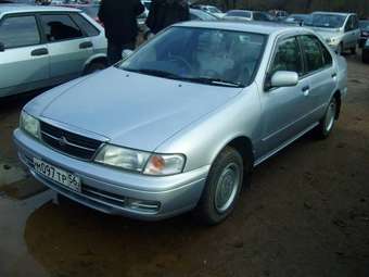 1998 Nissan Sunny Pictures