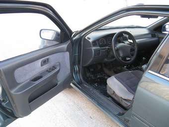 1998 Nissan Sunny Pictures