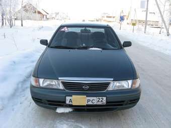 1998 Nissan Sunny Photos