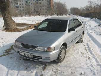 1998 Nissan Sunny Photos