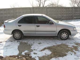 1998 Nissan Sunny Photos