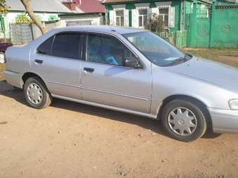 1998 Nissan Sunny Pictures