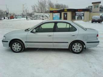 1998 Nissan Sunny Pictures