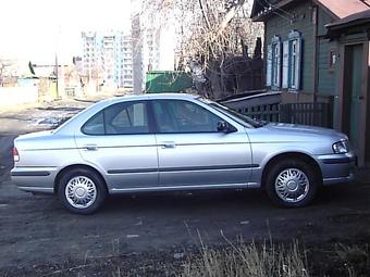 1999 Nissan Sunny Pics