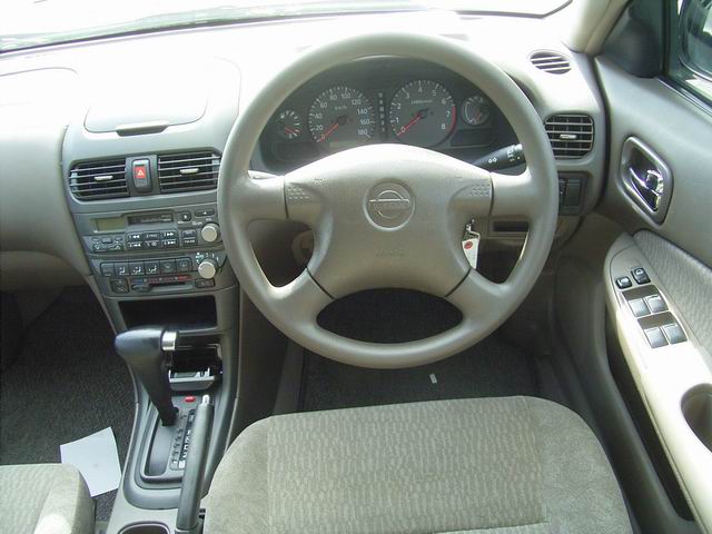 1999 Nissan Sunny Photos