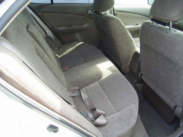 1999 Nissan Sunny Pictures