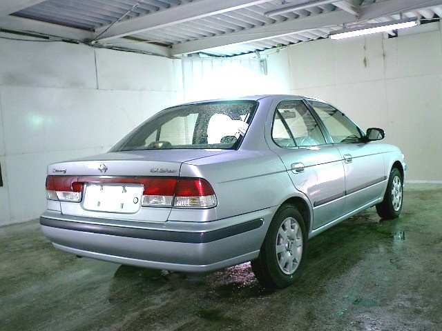 1999 Nissan Sunny Photos