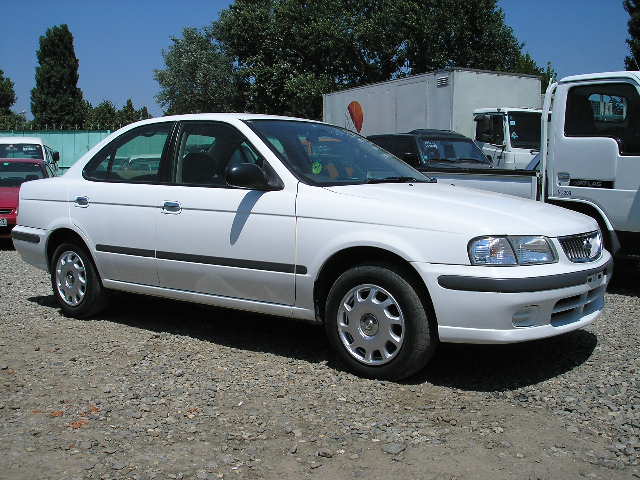 1999 Nissan Sunny Photos