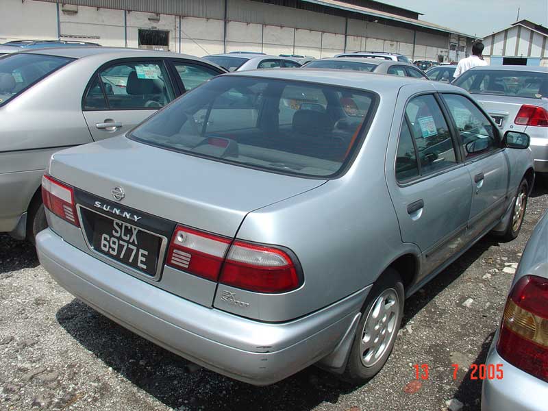 1999 Nissan Sunny Pictures